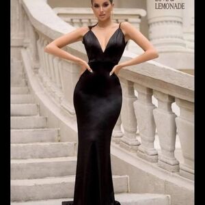 Women's clothing sizes 7-10 /Med-Large